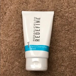 Rodan and fields redefine cleansing mask